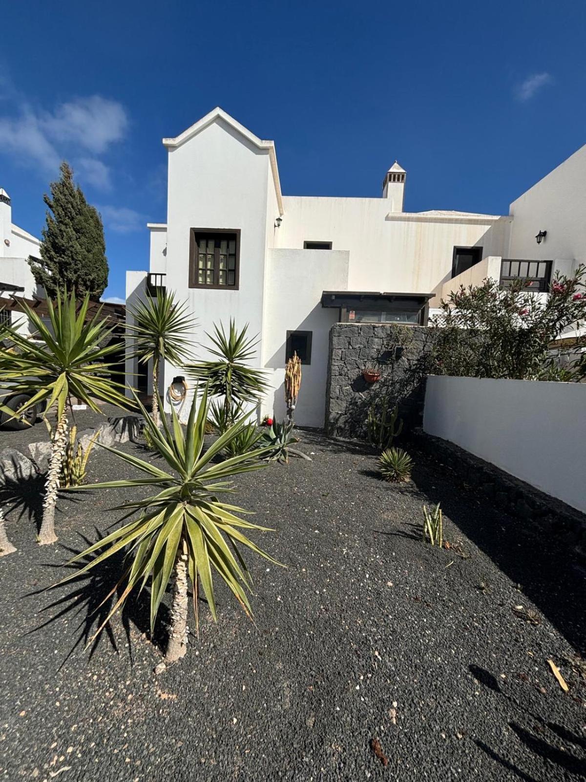 Adel 56, Private Heated Pool, Parking Villa Playa Blanca (Lanzarote)
